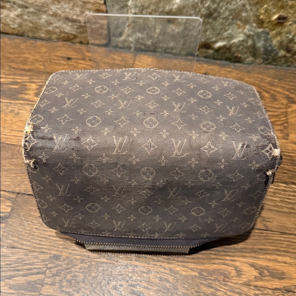 Louis Vuitton Classic Mini Lin Monogram Zipper Wallet - Picture 6 of 15